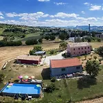 Lägenhet Quindici Alberi Serra deʼ Conti